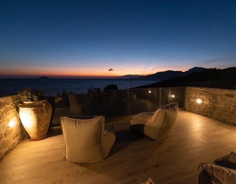 na-prodej-nova-moderni-vila-blizko-more-a-plaze-kreta-recko