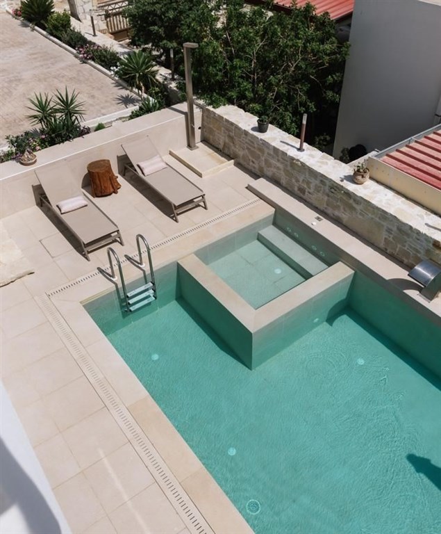 na-prodej-nova-moderni-vila-blizko-more-a-plaze-kreta-recko