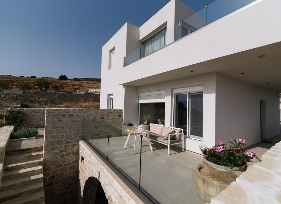 na-prodej-nova-moderni-vila-blizko-more-a-plaze-kreta-recko