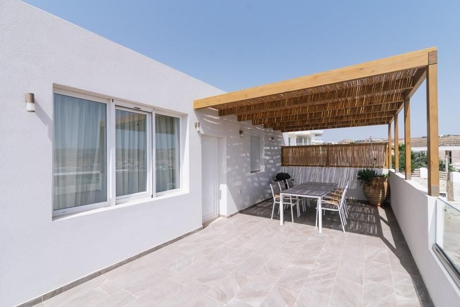 na-prodej-nova-moderni-vila-blizko-more-a-plaze-kreta-recko