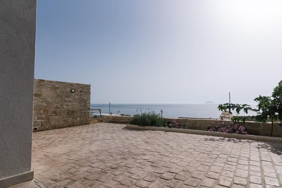 na-prodej-nova-moderni-vila-blizko-more-a-plaze-kreta-recko