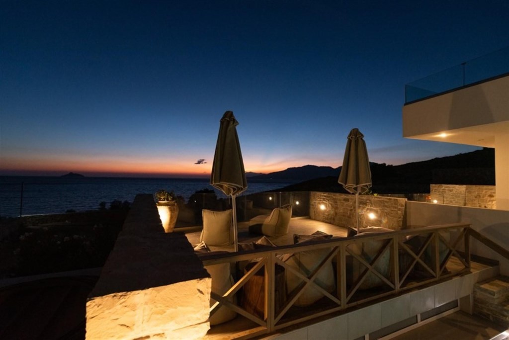 na-prodej-nova-moderni-vila-blizko-more-a-plaze-kreta-recko