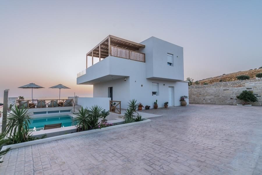 na-prodej-nova-moderni-vila-blizko-more-a-plaze-kreta-recko