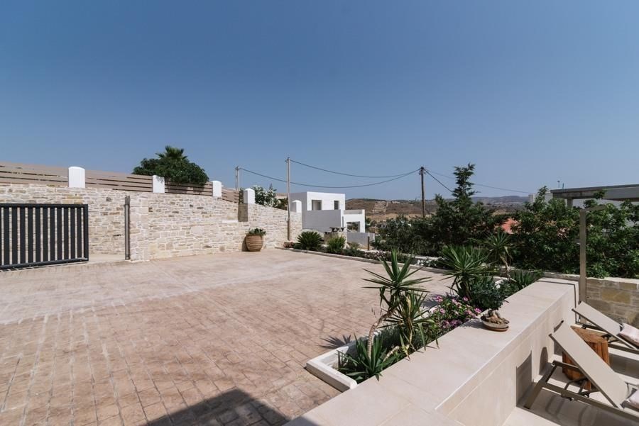 na-prodej-nova-moderni-vila-blizko-more-a-plaze-kreta-recko
