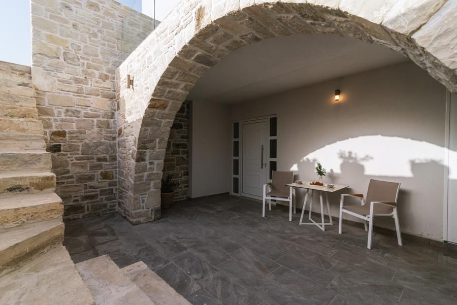 na-prodej-nova-moderni-vila-blizko-more-a-plaze-kreta-recko
