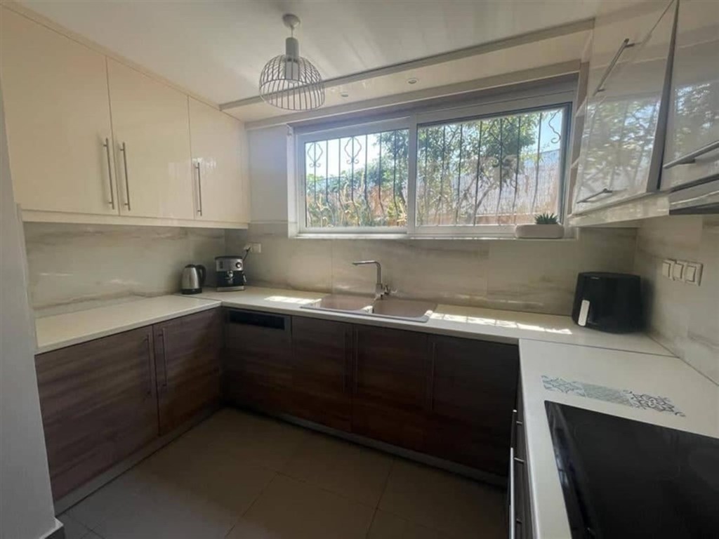 na-prodej-moderni-vila-s-bazenem-a-vyhledem-na-more-kreta-recko