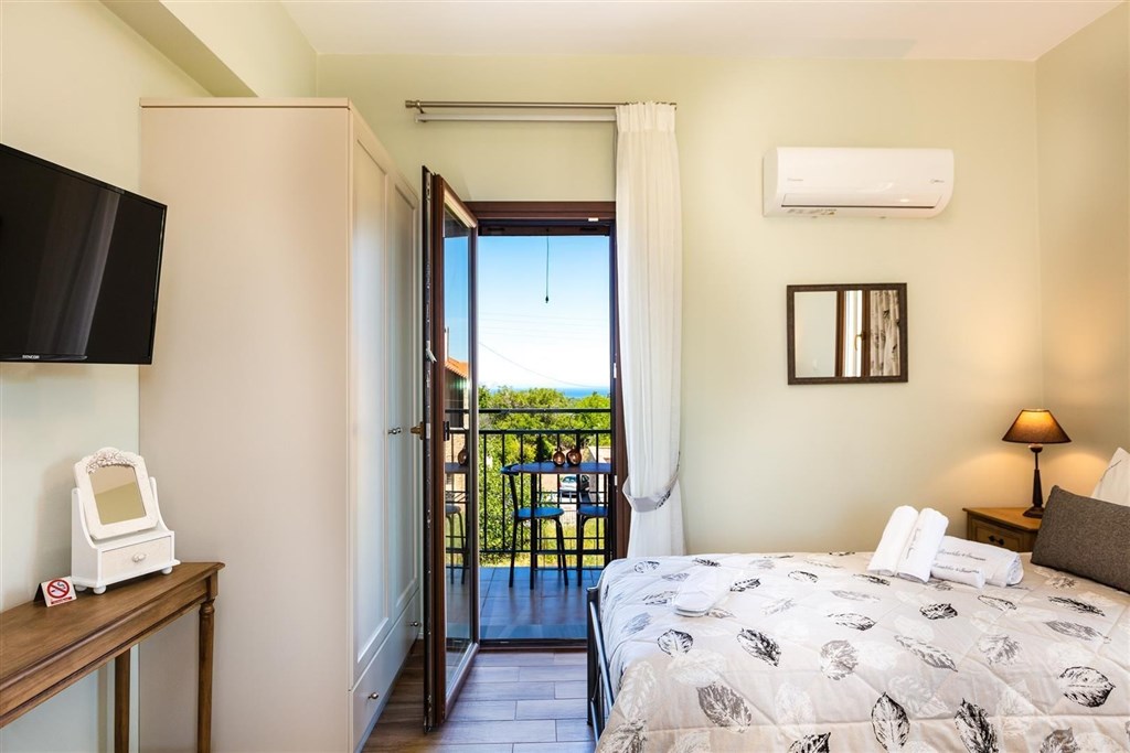 moderni-dum-v-rustikalnim-duchu-a-s-bazenem-kreta-recko