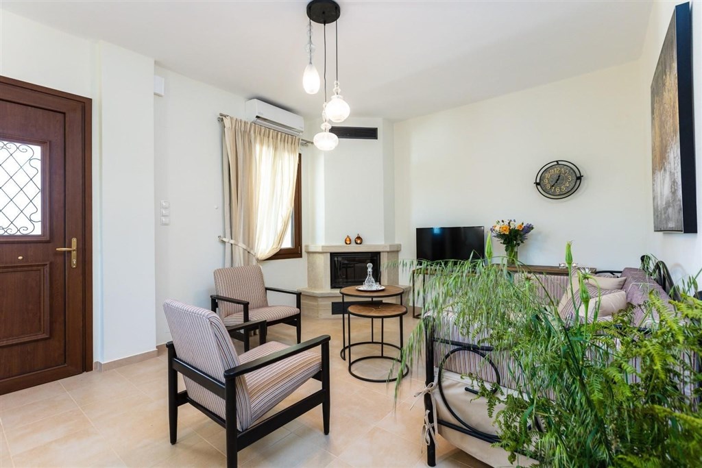 moderni-dum-v-rustikalnim-duchu-a-s-bazenem-kreta-recko