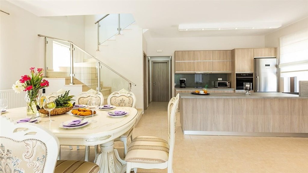 na-prodej-nova-kamenna-vila-s-bazenem-pobliz-more-kreta-recko