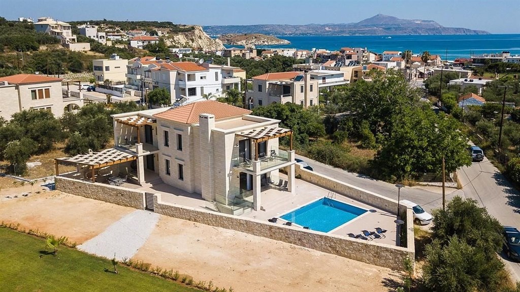na-prodej-nova-kamenna-vila-s-bazenem-pobliz-more-kreta-recko