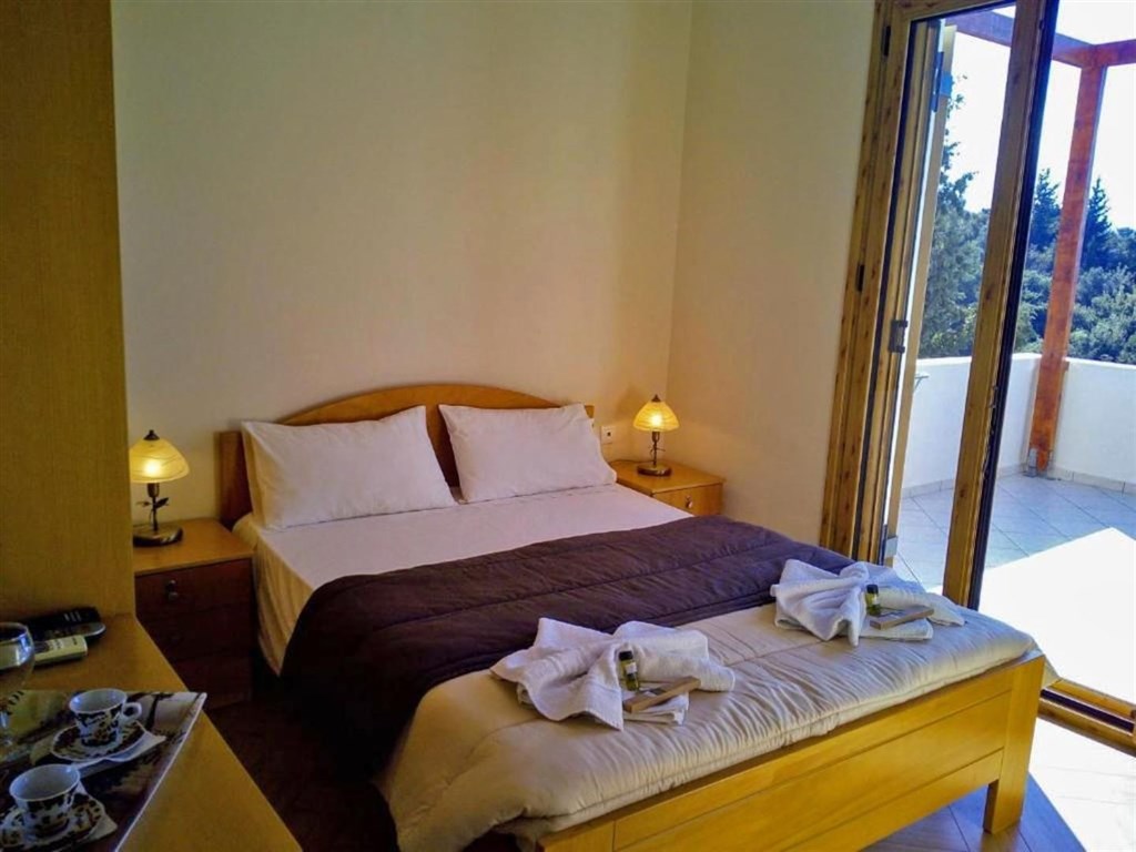 komplex-2-vil-a-jednoho-studia-s-vyhledem-na-more-kreta-recko