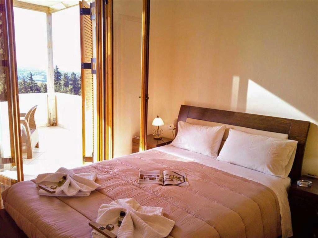 komplex-2-vil-a-jednoho-studia-s-vyhledem-na-more-kreta-recko