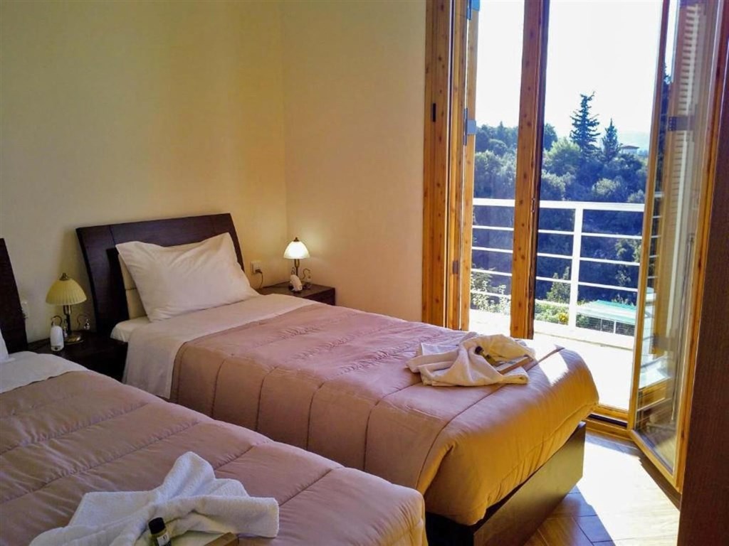 komplex-2-vil-a-jednoho-studia-s-vyhledem-na-more-kreta-recko