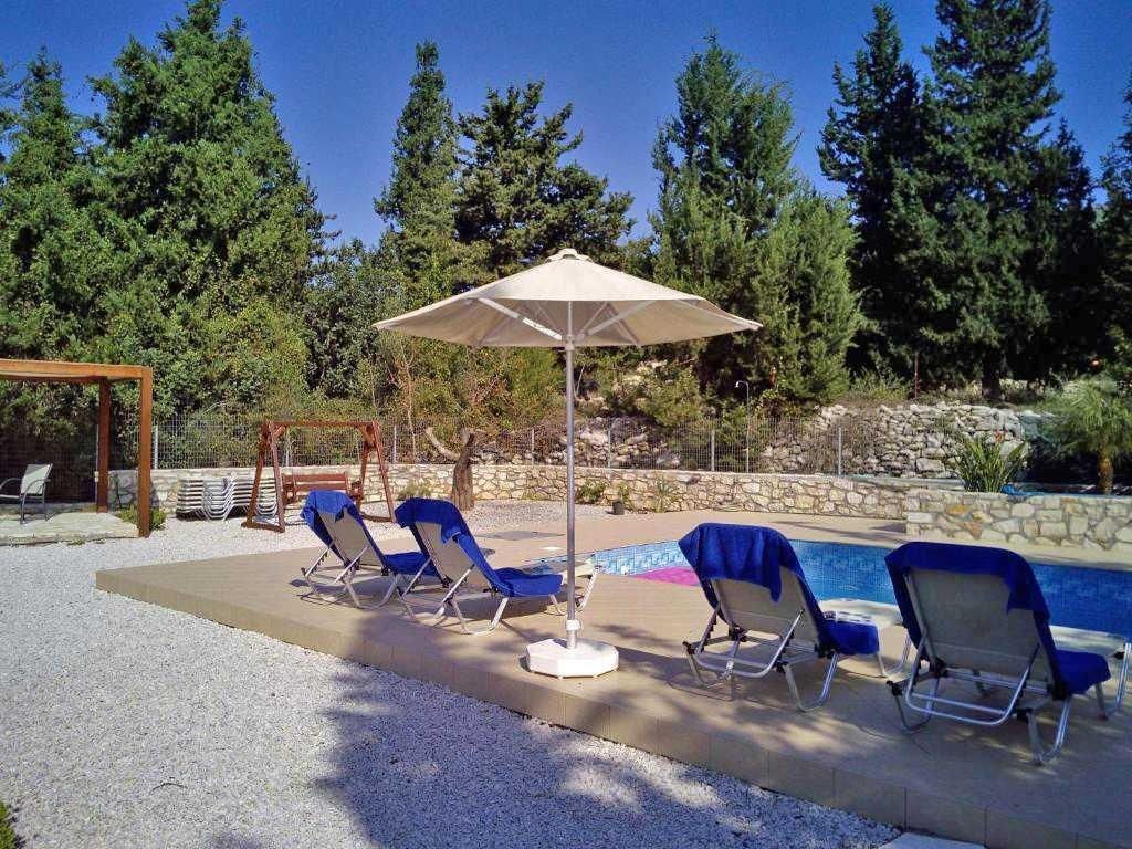 komplex-2-vil-a-jednoho-studia-s-vyhledem-na-more-kreta-recko