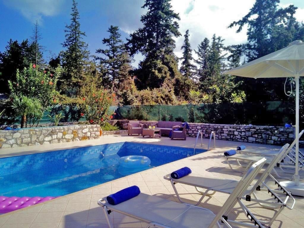 komplex-2-vil-a-jednoho-studia-s-vyhledem-na-more-kreta-recko