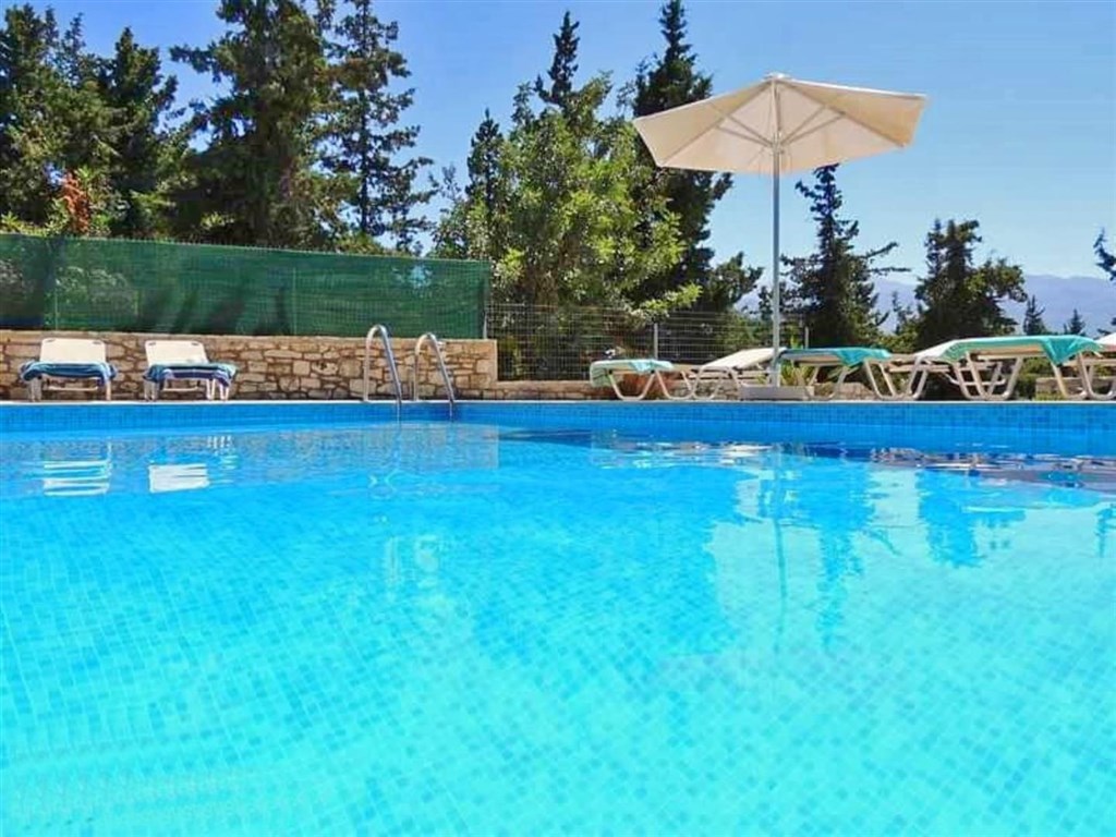 komplex-2-vil-a-jednoho-studia-s-vyhledem-na-more-kreta-recko