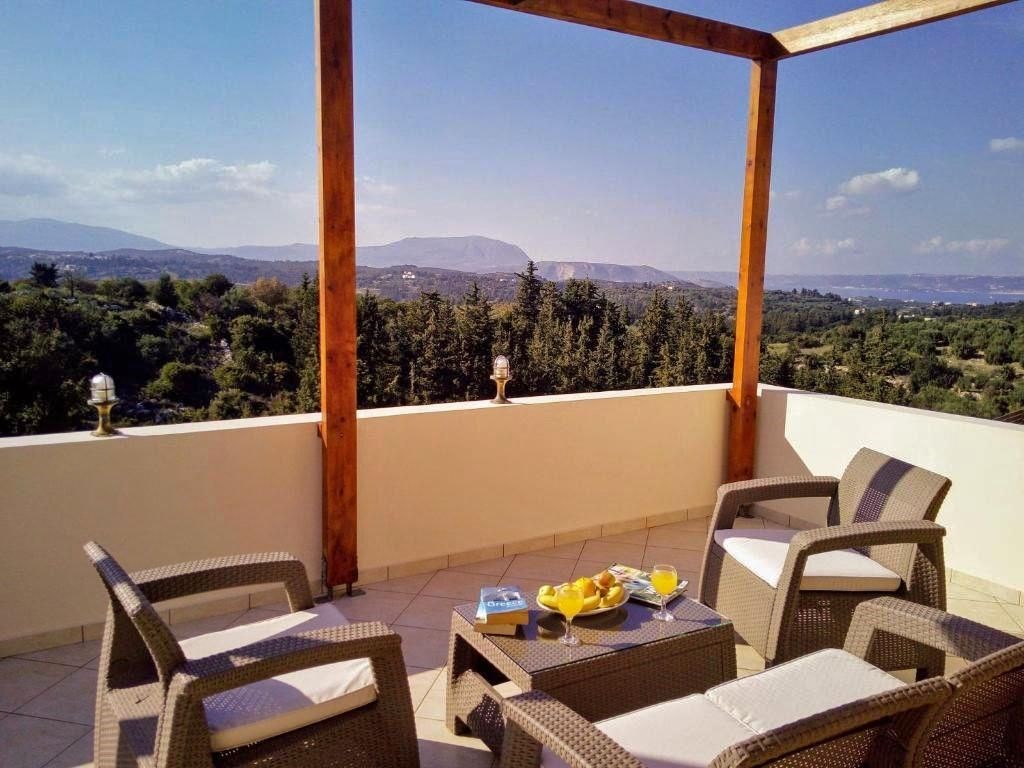 komplex-2-vil-a-jednoho-studia-s-vyhledem-na-more-kreta-recko