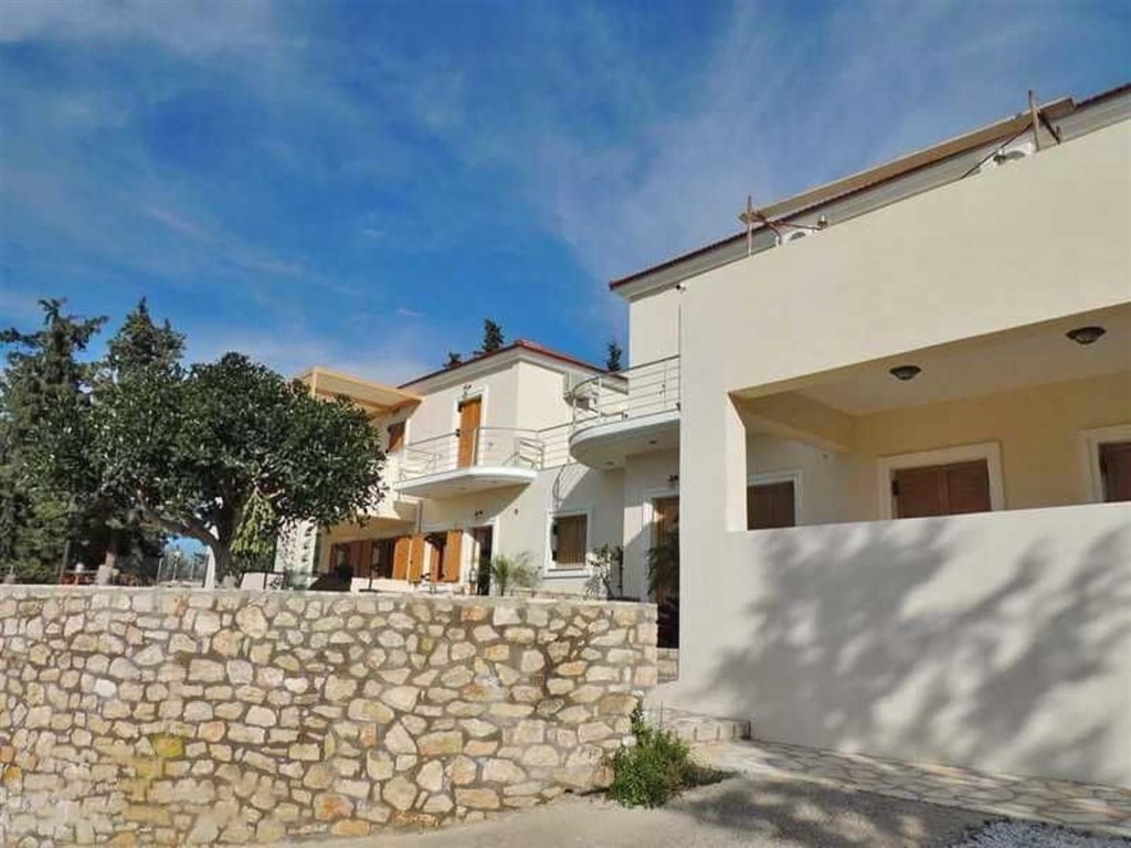 komplex-2-vil-a-jednoho-studia-s-vyhledem-na-more-kreta-recko