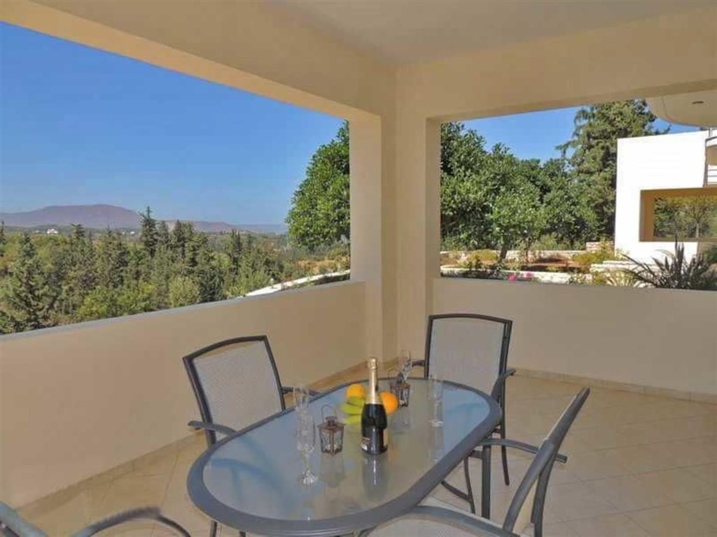 komplex-2-vil-a-jednoho-studia-s-vyhledem-na-more-kreta-recko