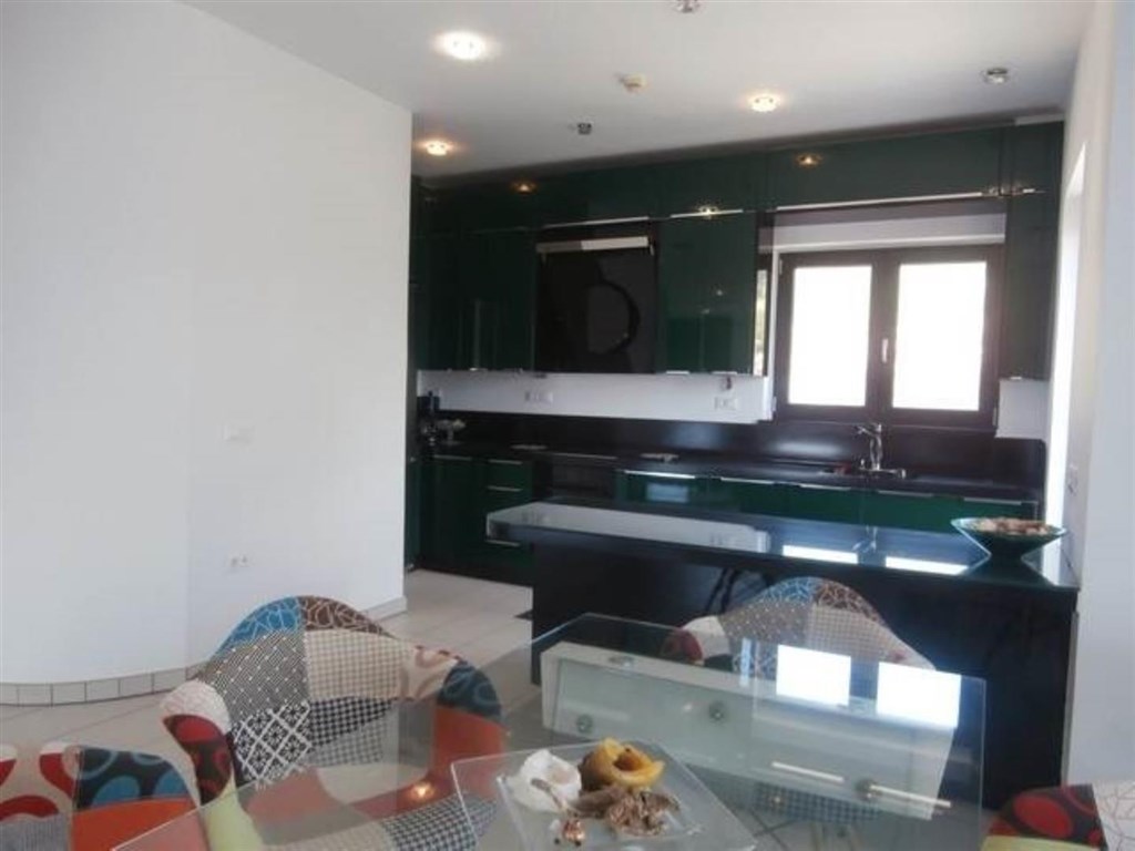 na-prodej-designova-vila-v-1-rade-u-more-kreta-recko