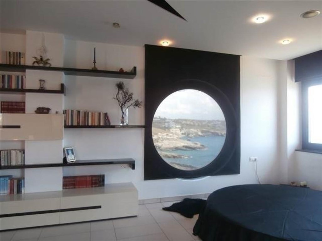 na-prodej-designova-vila-v-1-rade-u-more-kreta-recko