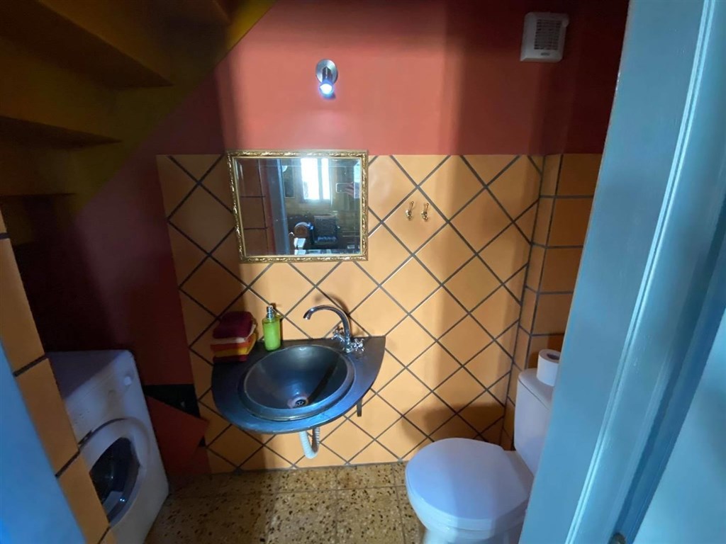 dve-kamenne-vily-s-bazeny-v-hezkem-prostredi-kreta-recko