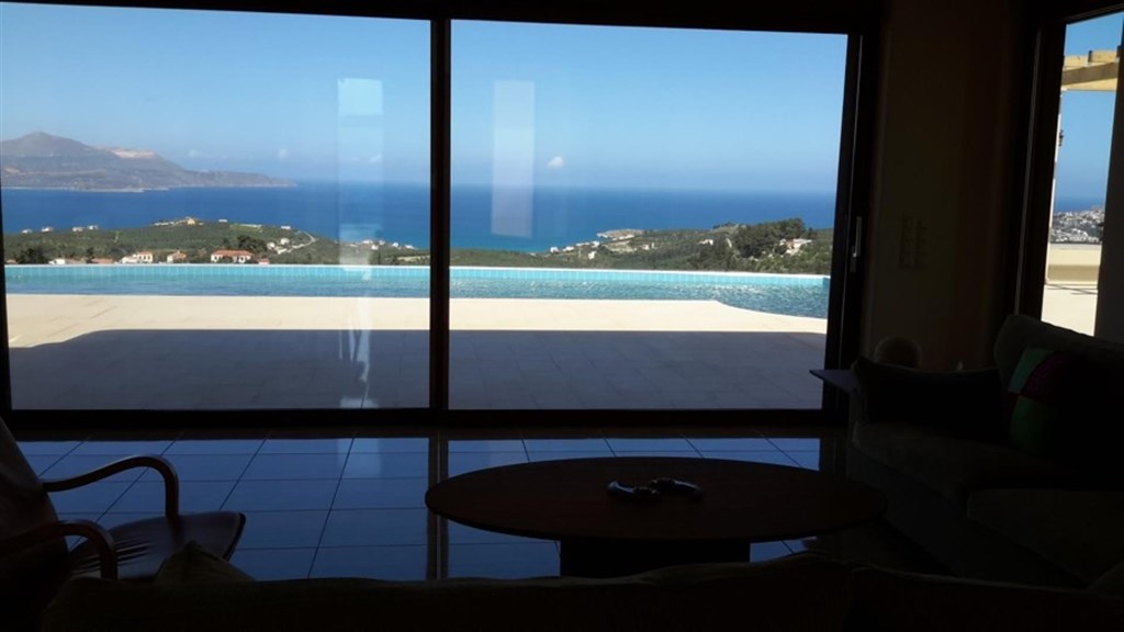 luxusni-vila-s-otevrenym-vyhledem-na-more-i-hory-kreta-recko