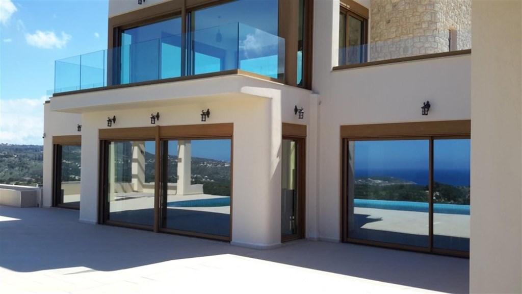 luxusni-vila-s-otevrenym-vyhledem-na-more-i-hory-kreta-recko