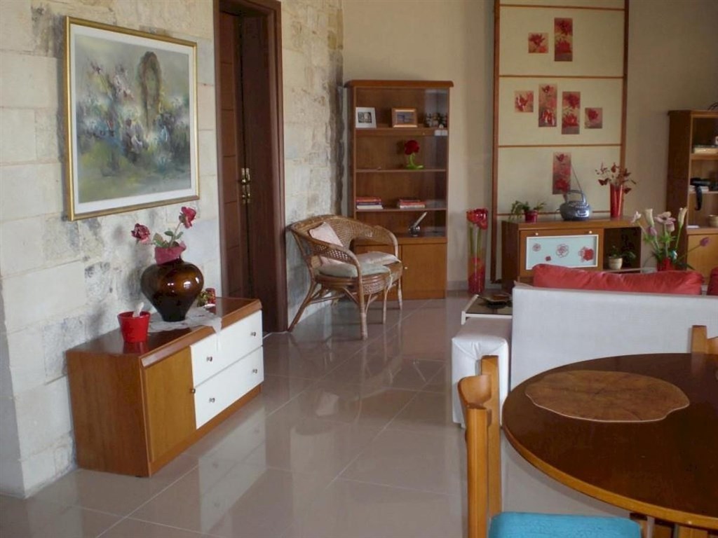 kamenny-dum-s-vyhledem-na-more-kreta-recko