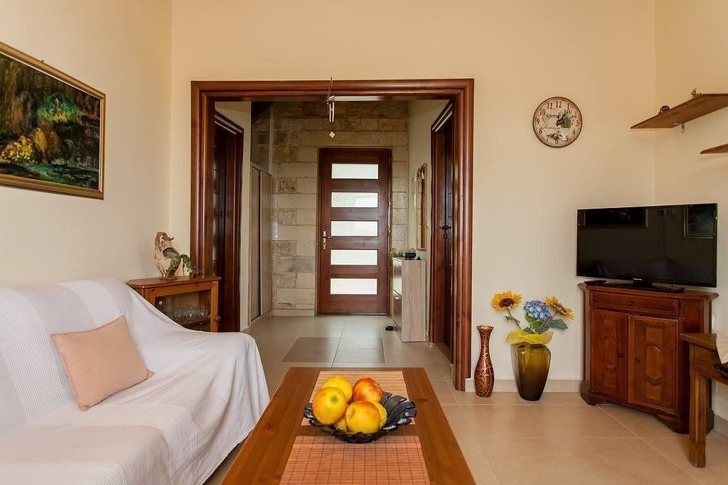 kamenny-dum-s-vyhledem-na-more-kreta-recko