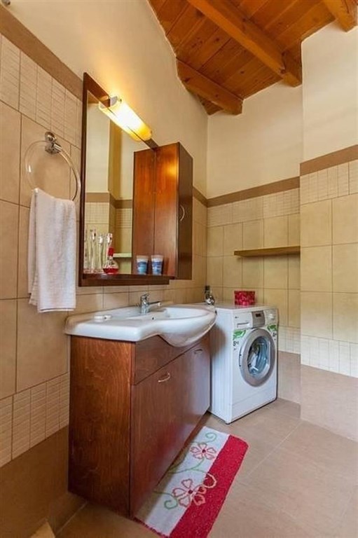 kamenny-dum-s-vyhledem-na-more-kreta-recko