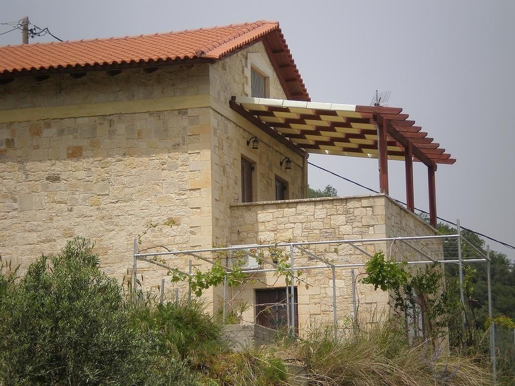 kamenny-dum-s-vyhledem-na-more-kreta-recko
