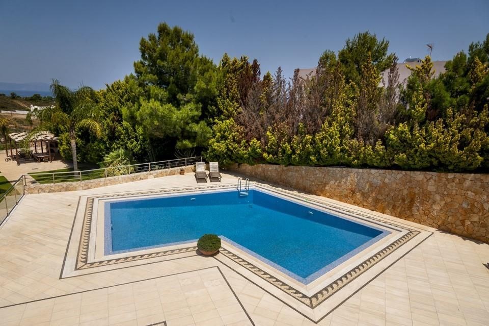 2-luxusni-radove-vily-s-bazenem-a-vyhledem-na-more-kreta-recko