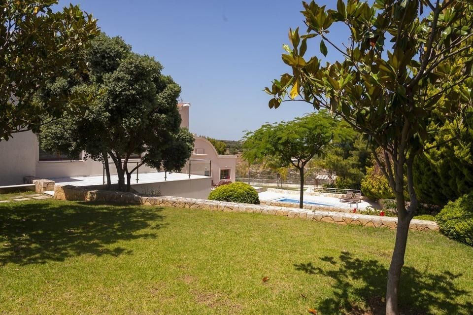 2-luxusni-radove-vily-s-bazenem-a-vyhledem-na-more-kreta-recko