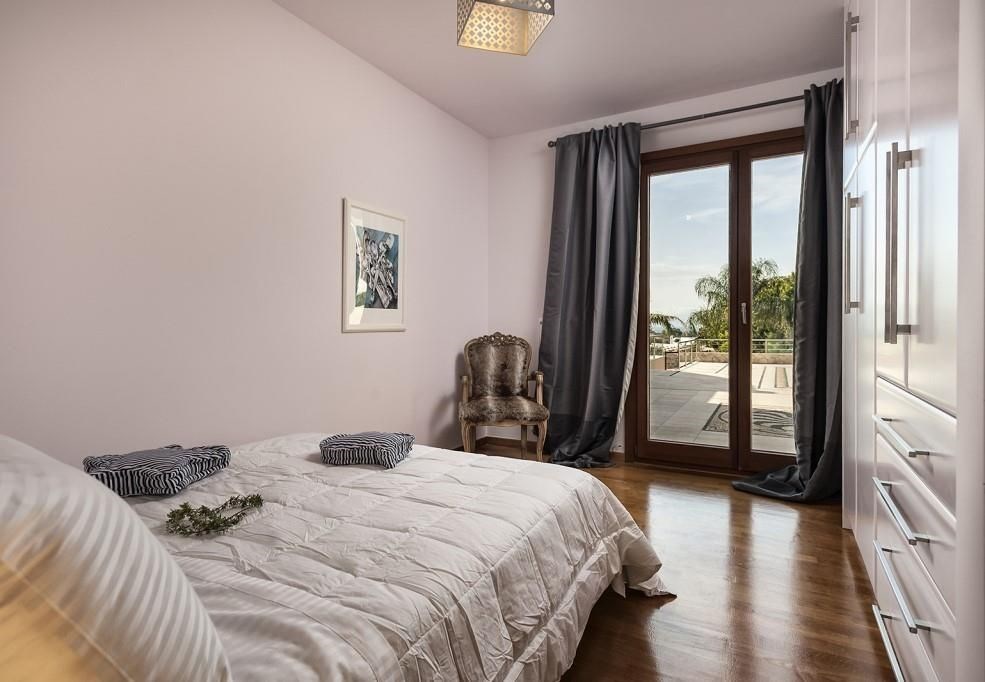 2-luxusni-radove-vily-s-bazenem-a-vyhledem-na-more-kreta-recko