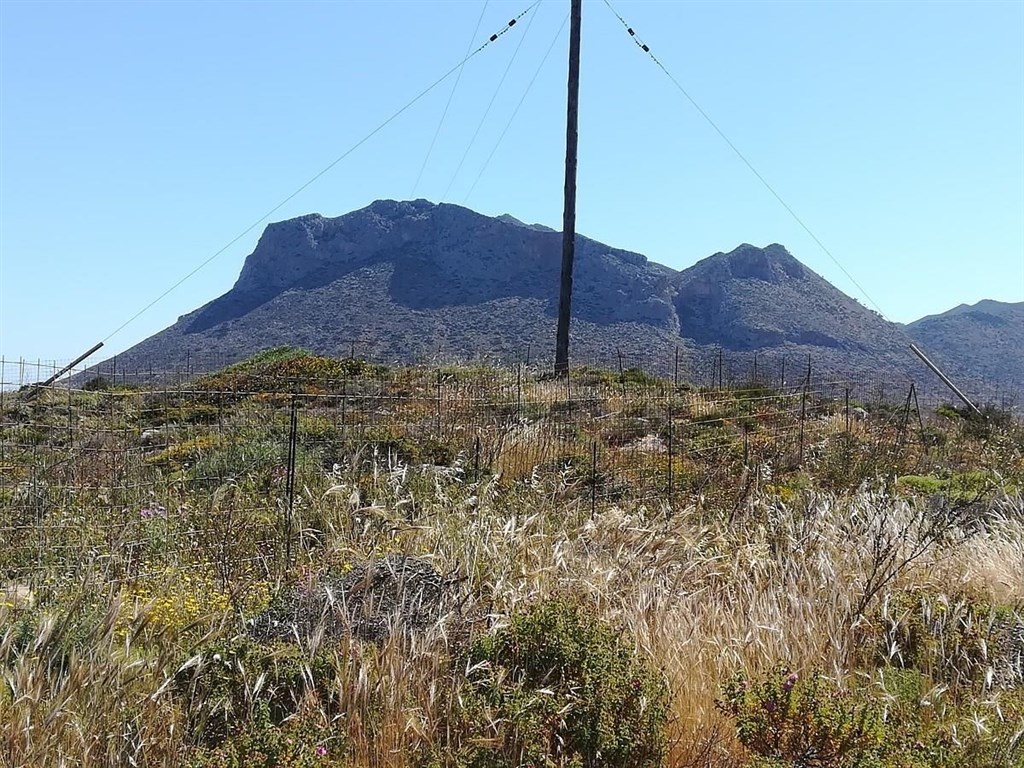 pozemek-s-vyhledem-na-hory-a-more-kreta-recko