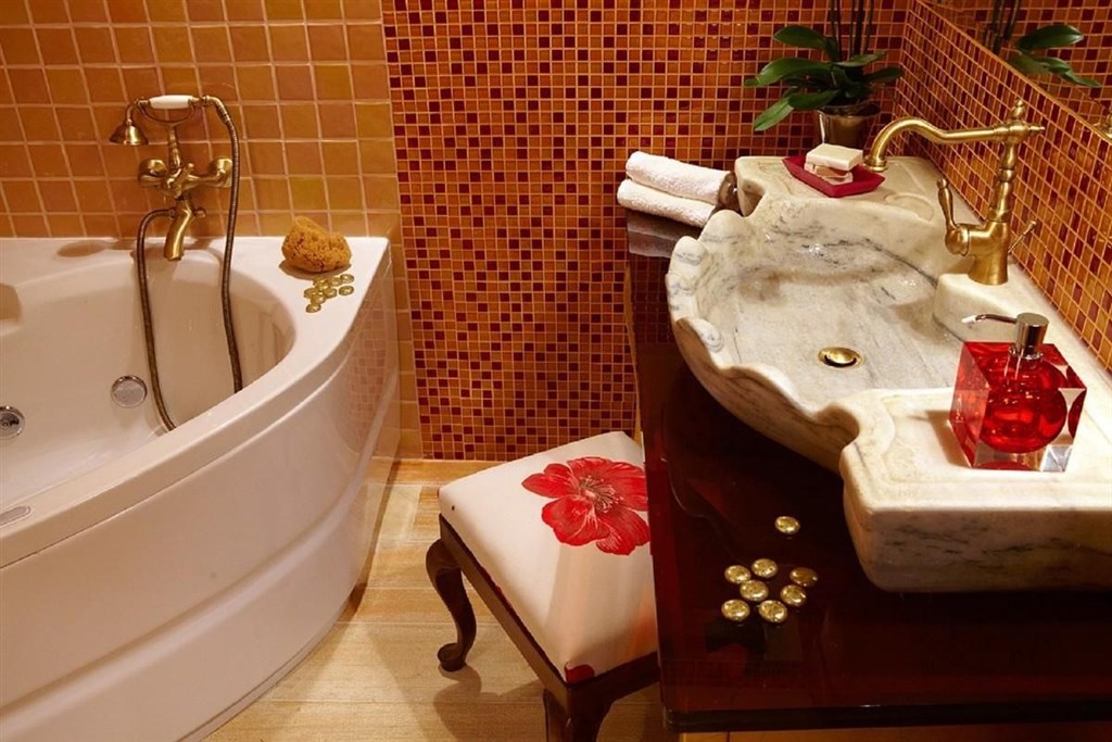 luxusni-renovovane-kamenne-sidlo-a-vyhledy-na-more-kreta-recko