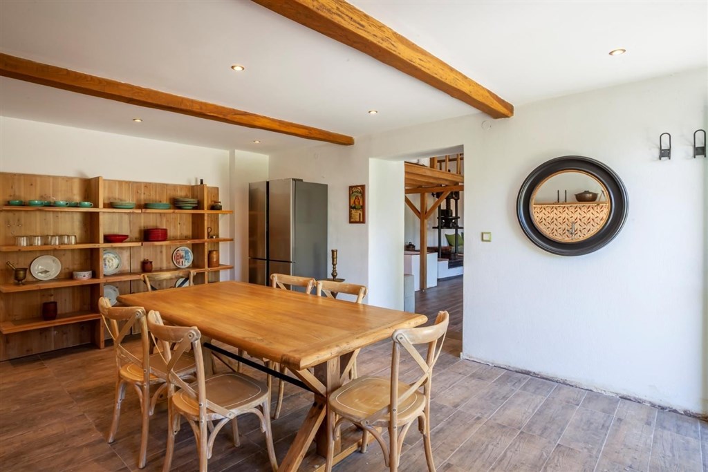 na-prodej-komplex-vila-a-studio-s-vyhledem-na-more-skopelos-recko