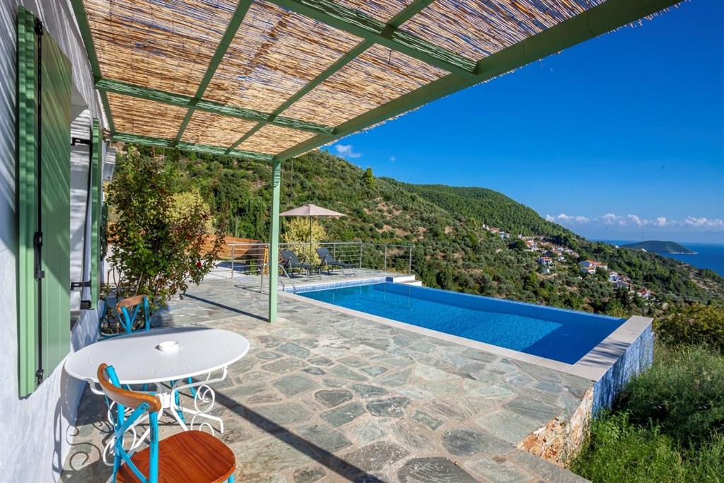 na-prodej-komplex-vila-a-studio-s-vyhledem-na-more-skopelos-recko