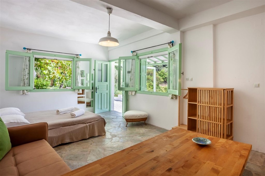 na-prodej-komplex-vila-a-studio-s-vyhledem-na-more-skopelos-recko