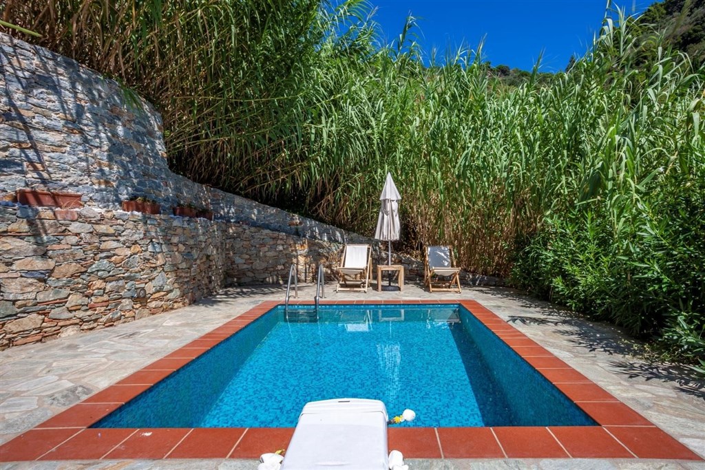na-prodej-komplex-vila-a-studio-s-vyhledem-na-more-skopelos-recko