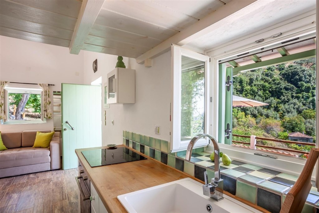 na-prodej-komplex-vila-a-studio-s-vyhledem-na-more-skopelos-recko
