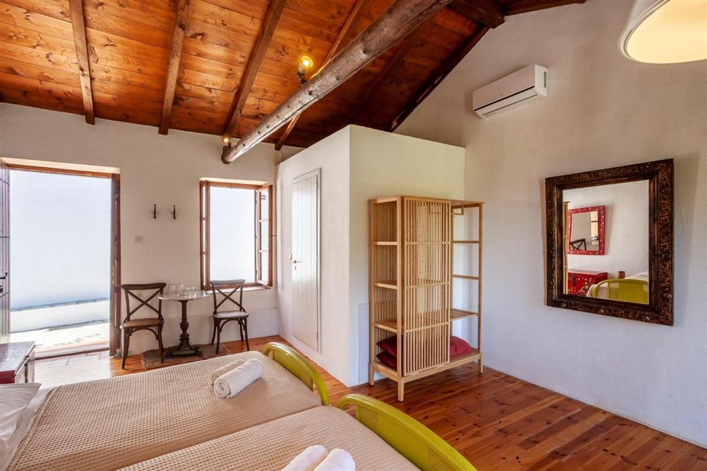 na-prodej-komplex-vila-a-studio-s-vyhledem-na-more-skopelos-recko