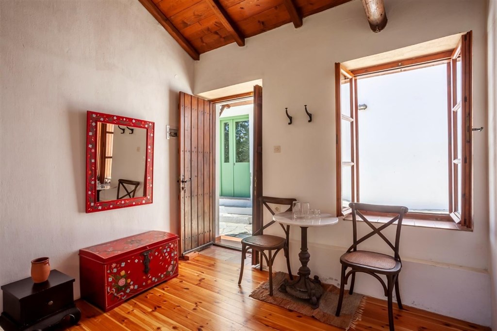 na-prodej-komplex-vila-a-studio-s-vyhledem-na-more-skopelos-recko