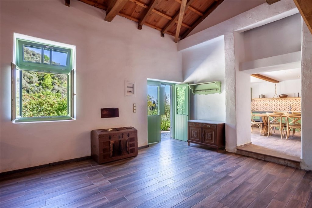 na-prodej-komplex-vila-a-studio-s-vyhledem-na-more-skopelos-recko