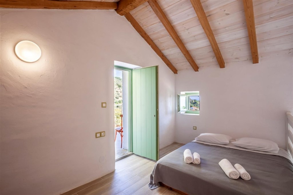 na-prodej-komplex-vila-a-studio-s-vyhledem-na-more-skopelos-recko