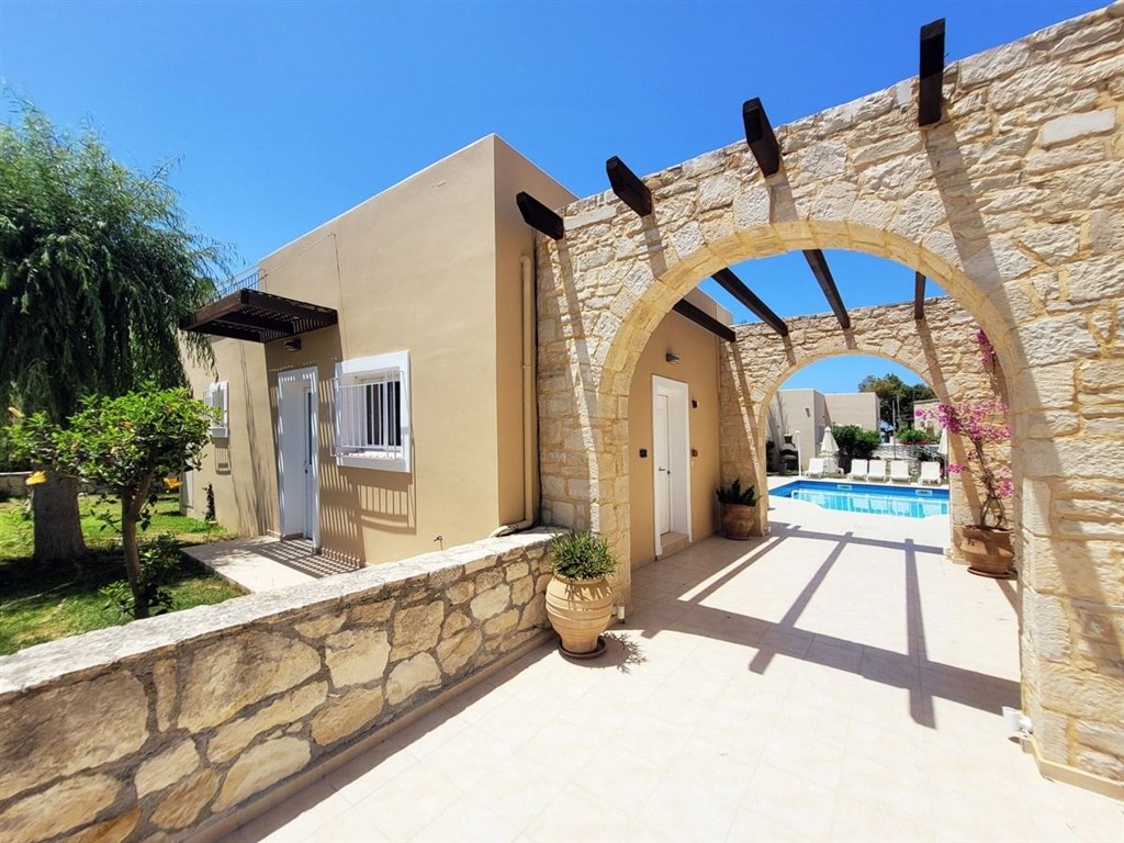 na-prodej-dvoupodlazni-apartman-blizko-more-kreta-recko