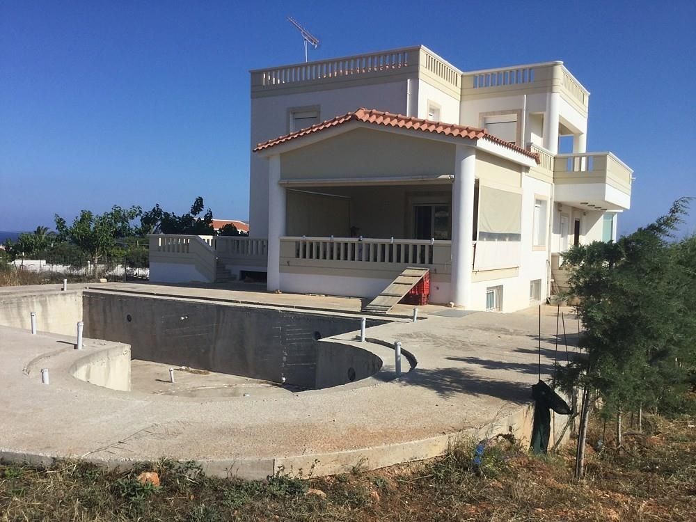 prodej-vila-s-terasami-a-otevrenym-vyhledem-na-more-kreta-recko