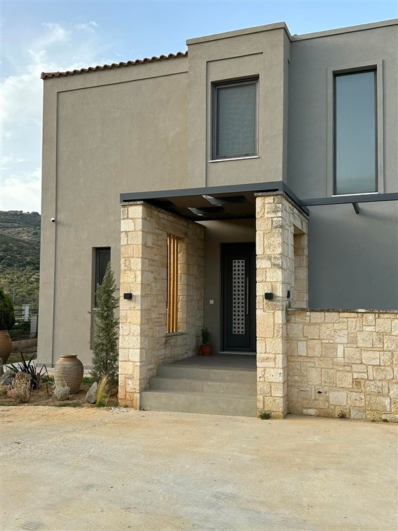 na-prodej-moderni-vila-s-bazenem-a-vyhledem-na-more-kreta-recko