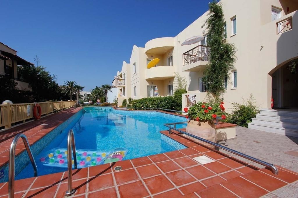 hotel-s-bazenem-pobliz-more-a-jen-100-m-od-plaze-kreta-recko